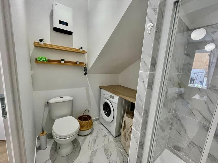 Studio Entierement Renove, Situe Au Coeur Du Quartier Haut Sete Exterior photo