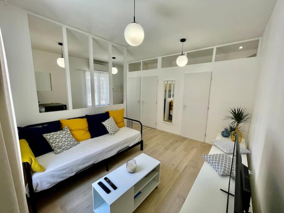 Studio Entierement Renove, Situe Au Coeur Du Quartier Haut Sete Exterior photo