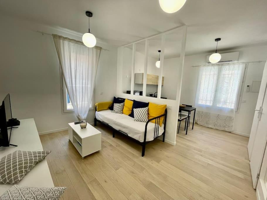 Studio Entierement Renove, Situe Au Coeur Du Quartier Haut Sete Exterior photo