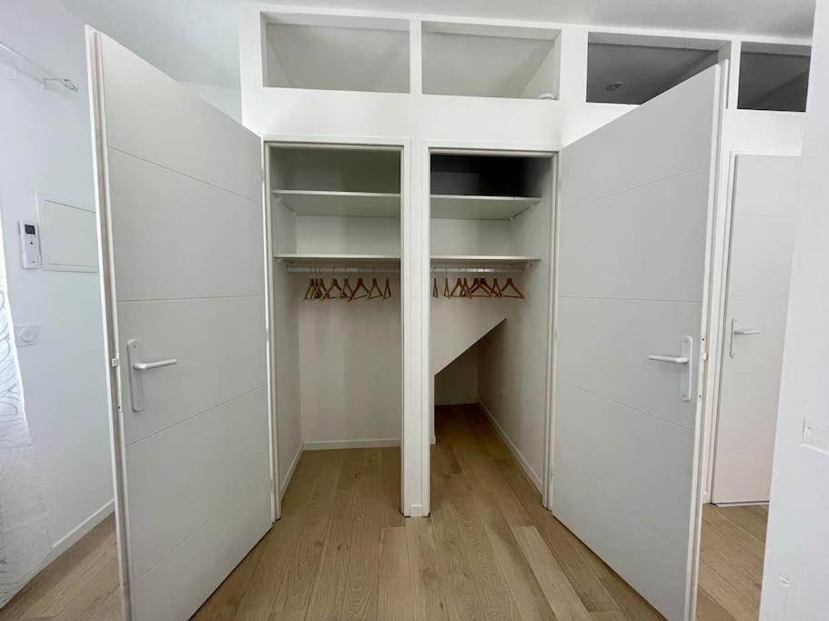 Studio Entierement Renove, Situe Au Coeur Du Quartier Haut Sete Exterior photo
